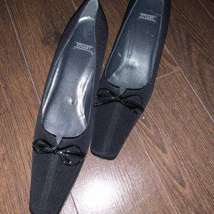 Vintage Stuart Weitzman Black Kitten Heels